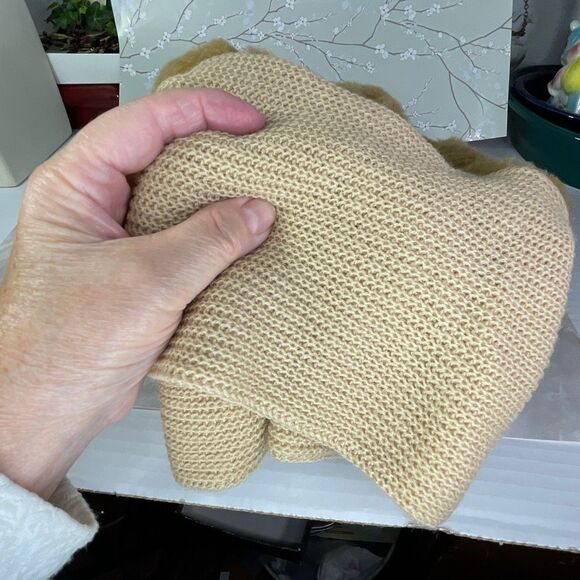 Vintage made in Canada ( tags) faux fur w/ scarf. - Picture 5 of 8